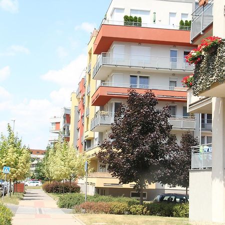 Luxury Studio In The Heart Of Beroun Exterior photo