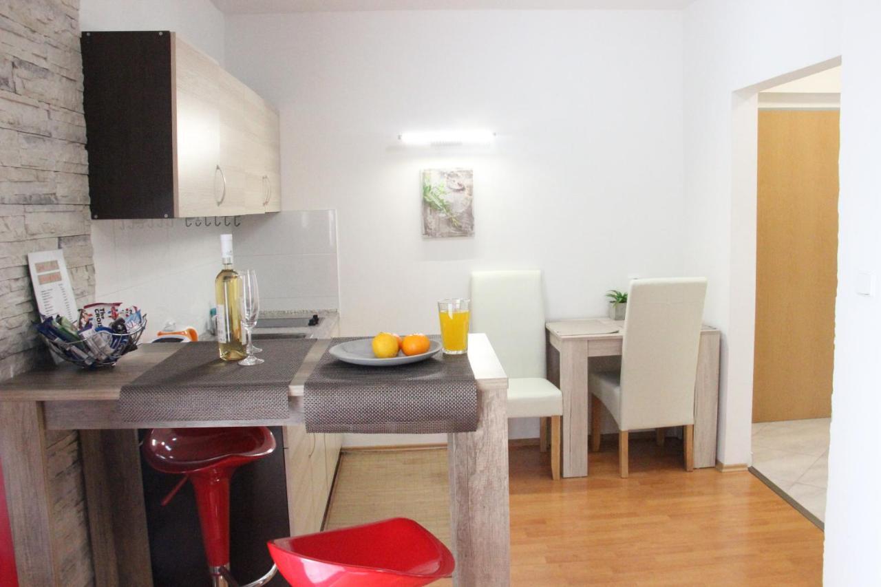 Luxury Studio In The Heart Of Beroun Exterior photo