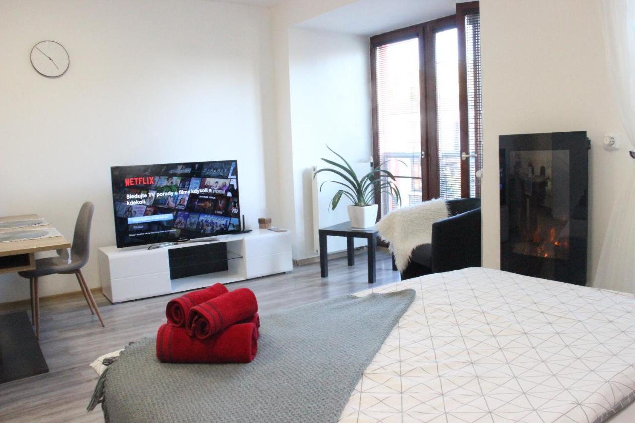 Luxury Studio In The Heart Of Beroun Exterior photo