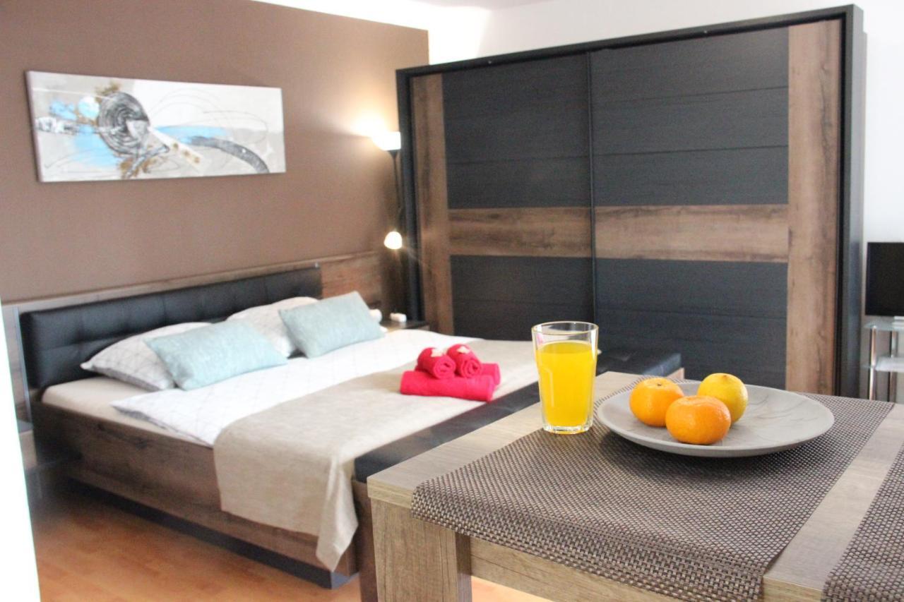 Luxury Studio In The Heart Of Beroun Exterior photo