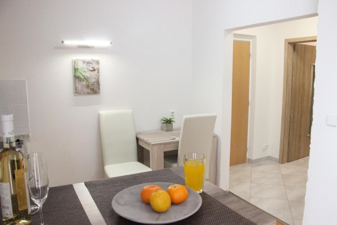 Luxury Studio In The Heart Of Beroun Exterior photo