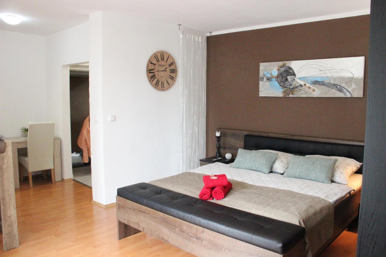 Luxury Studio In The Heart Of Beroun Exterior photo