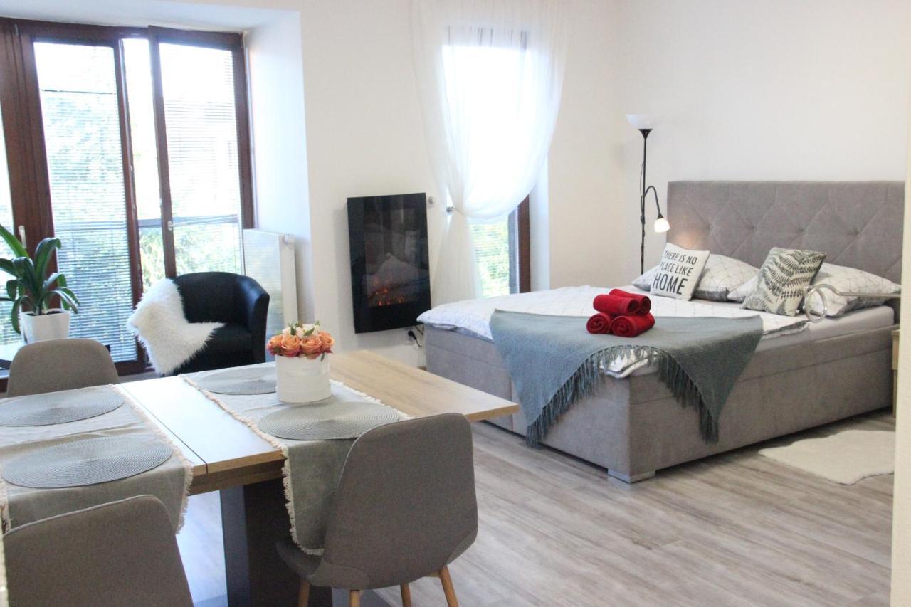 Luxury Studio In The Heart Of Beroun Exterior photo